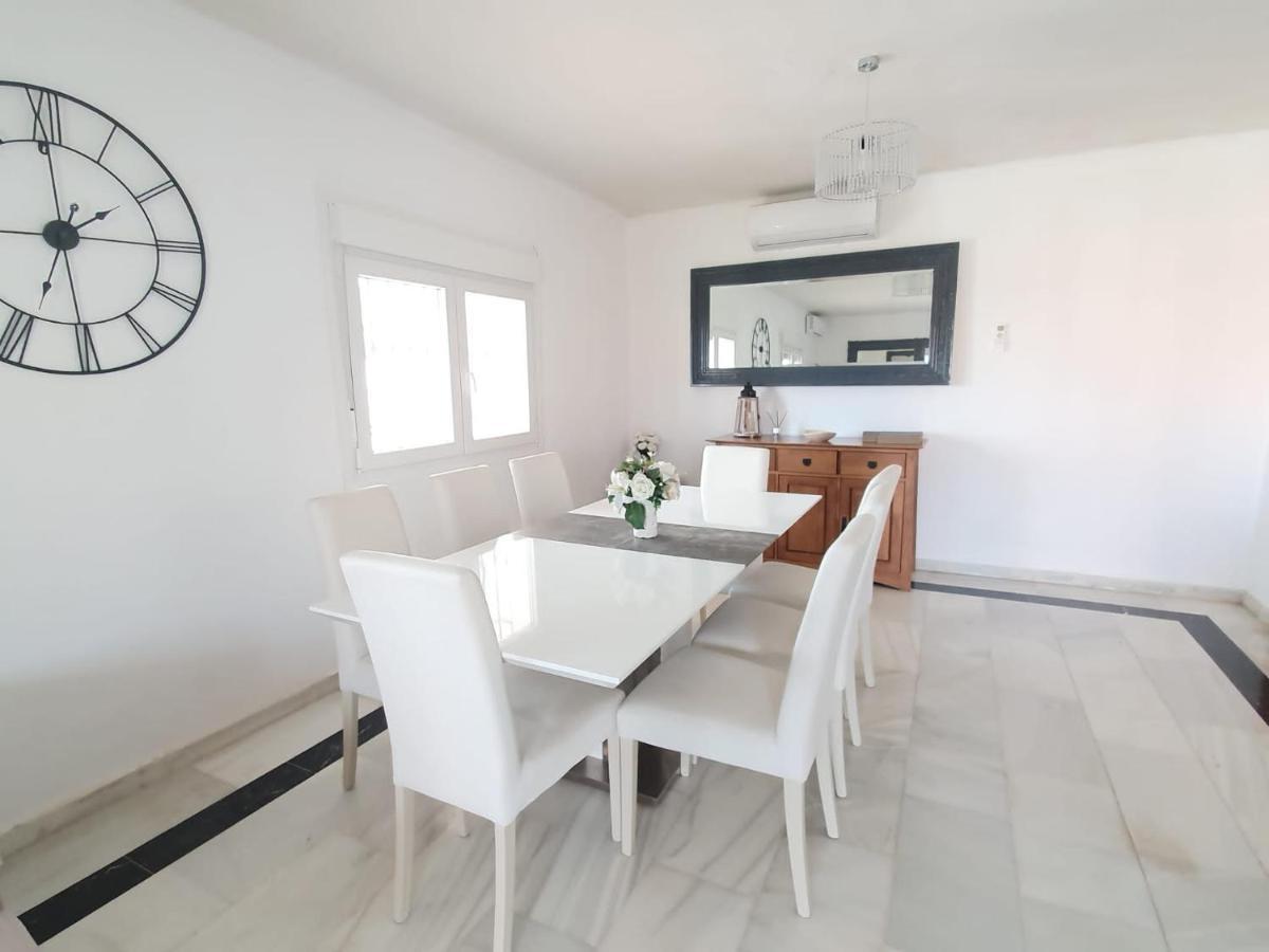Beautiful 5 Bedroom Villa, Sea Views, Private Pool, Estepona Newly Refurbished Exterior photo