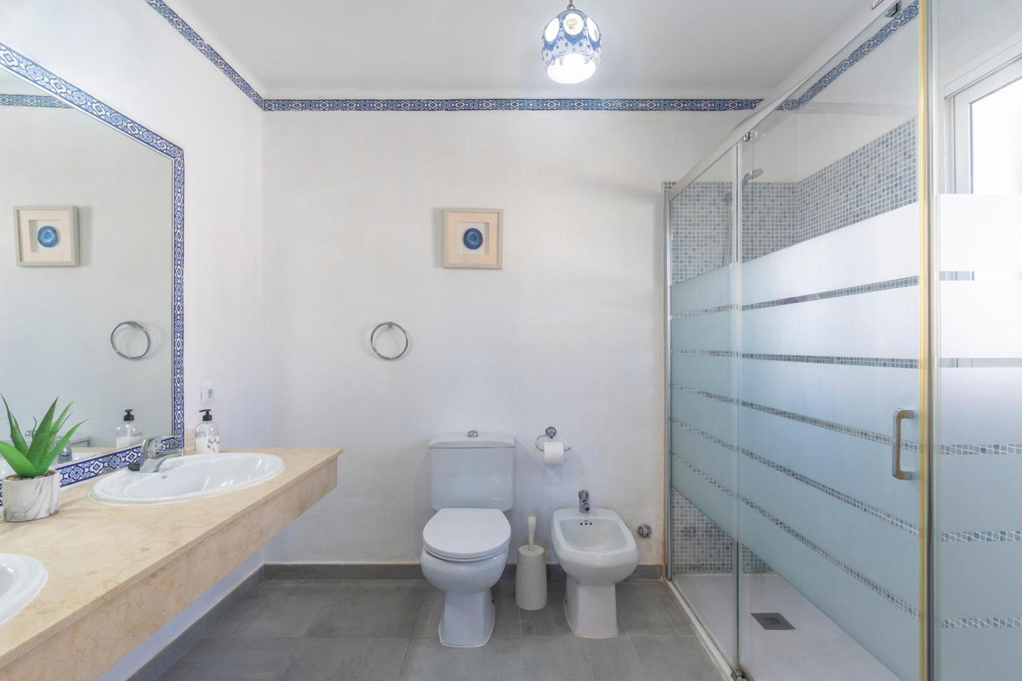 Beautiful 5 Bedroom Villa, Sea Views, Private Pool, Estepona Newly Refurbished Exterior photo