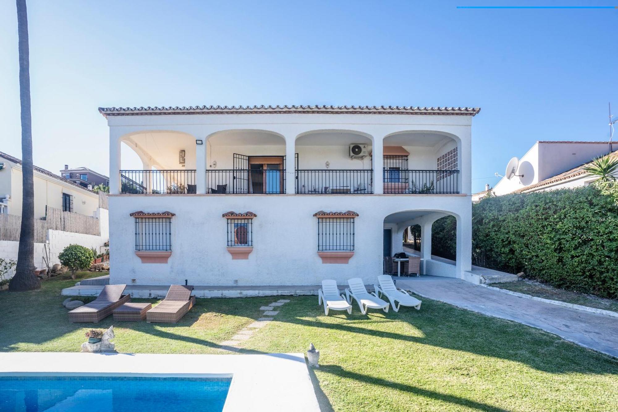 Beautiful 5 Bedroom Villa, Sea Views, Private Pool, Estepona Newly Refurbished Exterior photo